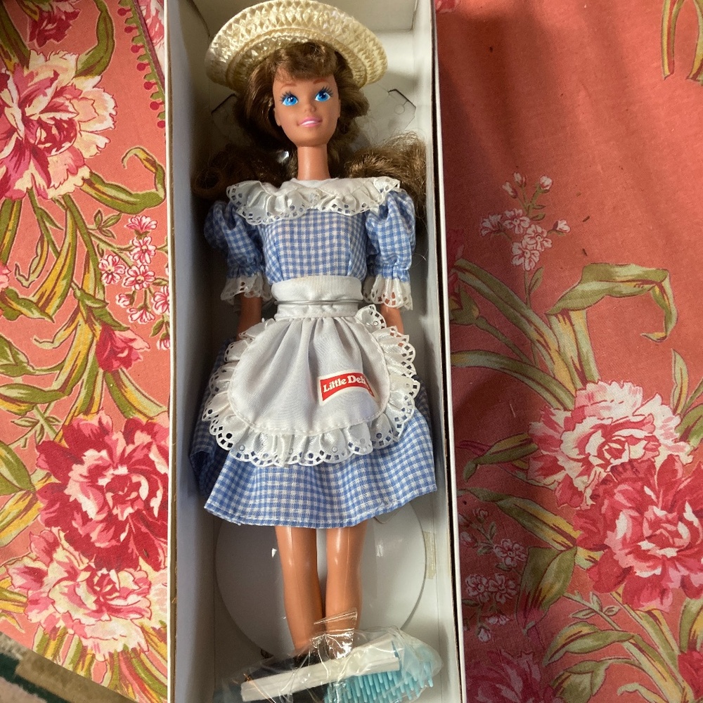 Barbies - Picture 2 of 8